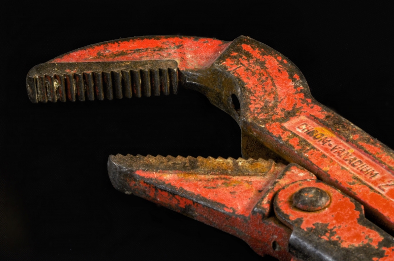 plombier-ST CYR SUR MER-min_pipe-wrench-318084